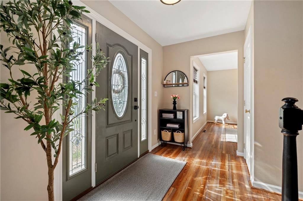 5010 Oak Point Drive McKees Rocks, PA 15136 - Photo 4 of 37