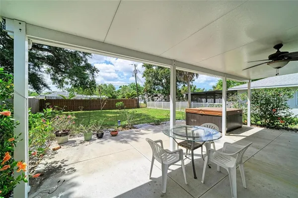 $325,000 | 2713 11th Avenue West, Bradenton, FL 34205