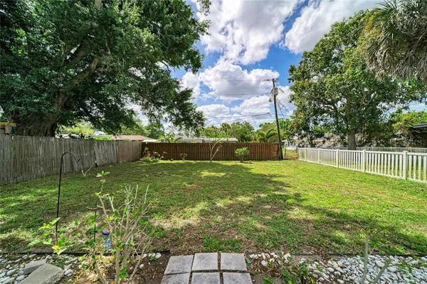 $325,000 | 2713 11th Avenue West, Bradenton, FL 34205