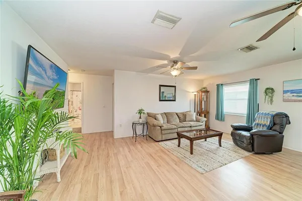 $325,000 | 2713 11th Avenue West, Bradenton, FL 34205