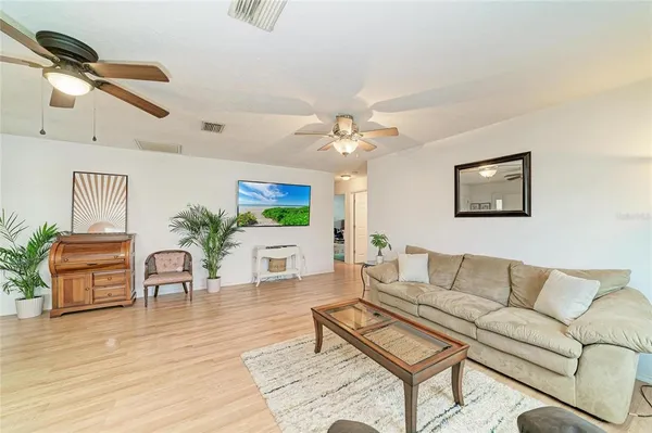 $325,000 | 2713 11th Avenue West, Bradenton, FL 34205