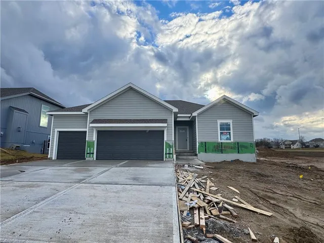 $419,000 | 15645 Sheridan Court, Basehor, KS 66007