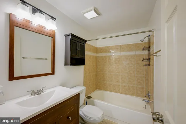 $2,900 | 1831 Tufa Terrace, Silver Spring, MD 20904