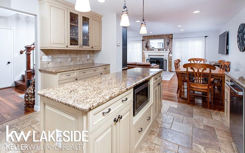 1356 Crescent Lane Rochester, MI 48306 - Photo 7 of 27 50011293-6.JPG