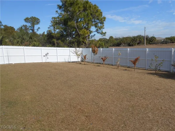 $2,500 | 6033 Kumquat Circle, LaBelle, FL 33935