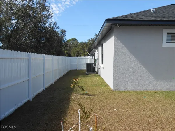 $2,500 | 6033 Kumquat Circle, LaBelle, FL 33935