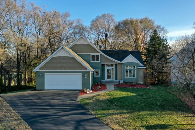 $468,750 | 728 Laurie Court, Maplewood, MN 55117