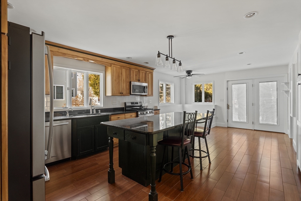 158 Dale Street Dedham, MA 02026 - Photo 4 of 28