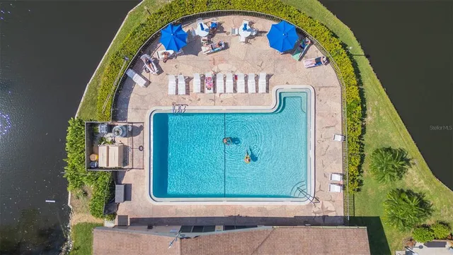 an outdoor view of a building