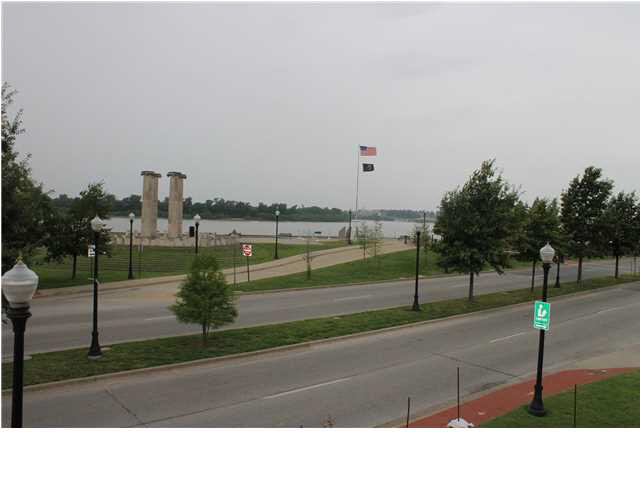 216 Southeast Riverside Drive Evansville, IN 47713 - Photo 16 of 17 Gallery Image 16