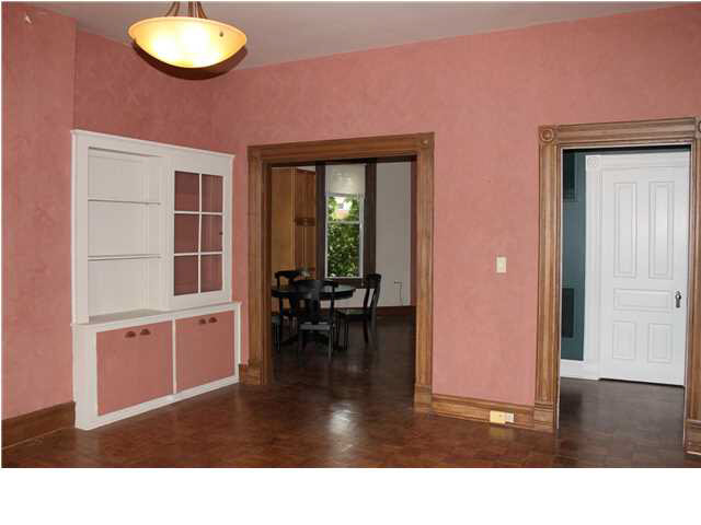 216 Southeast Riverside Drive Evansville, IN 47713 - Photo 3 of 17 Gallery Image 3