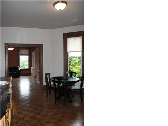 216 Southeast Riverside Drive Evansville, IN 47713 - Photo 5 of 17 Gallery Image 5