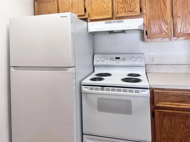 $64,900 | 3919 Fairmont Parkway, Unit 206, Pasadena, TX 77504