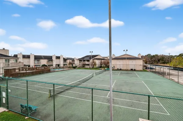$64,900 | 3919 Fairmont Parkway, Unit 206, Pasadena, TX 77504