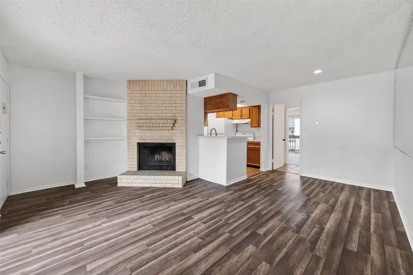 $64,900 | 3919 Fairmont Parkway, Unit 206, Pasadena, TX 77504