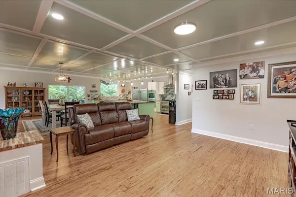 $959,999 | 7644 Highway 17, Houston, MO 65483