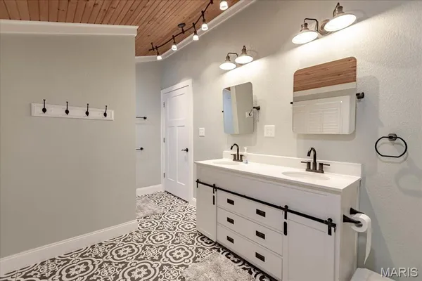 $959,999 | 7644 Highway 17, Houston, MO 65483