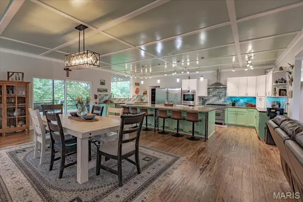 $959,999 | 7644 Highway 17, Houston, MO 65483