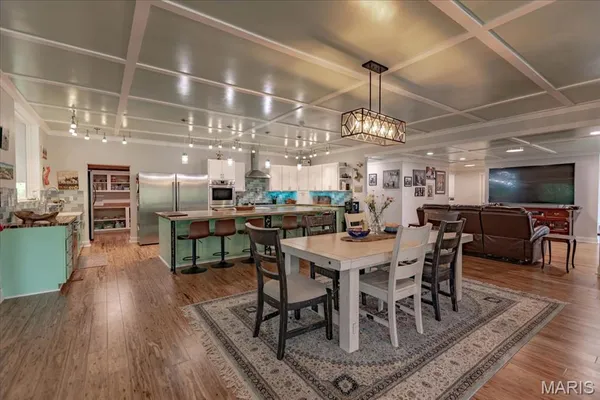 $959,999 | 7644 Highway 17, Houston, MO 65483