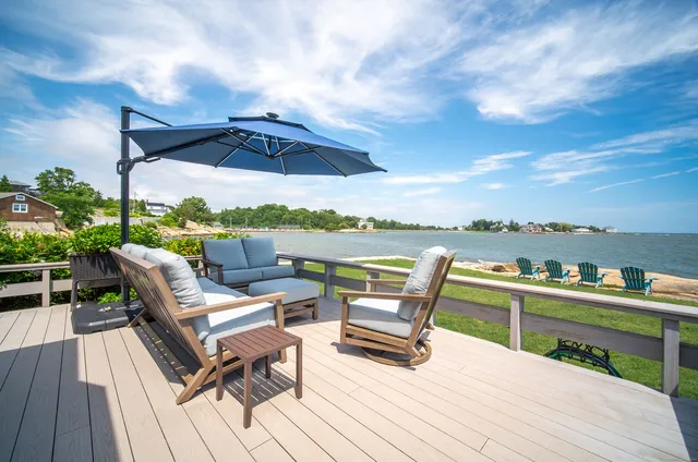 a view of a terrace with seating area