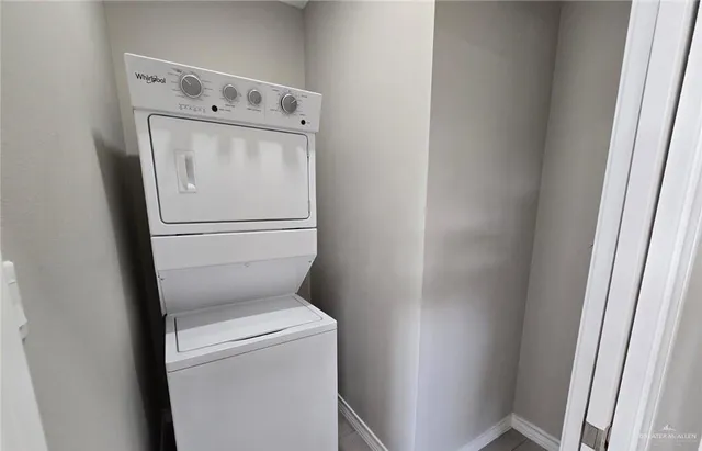 a close up view of a washer and dryer