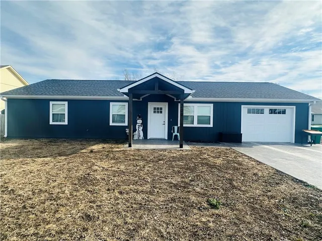 $235,000 | 209 North Hawthorne Street, Adrian, MO 64720