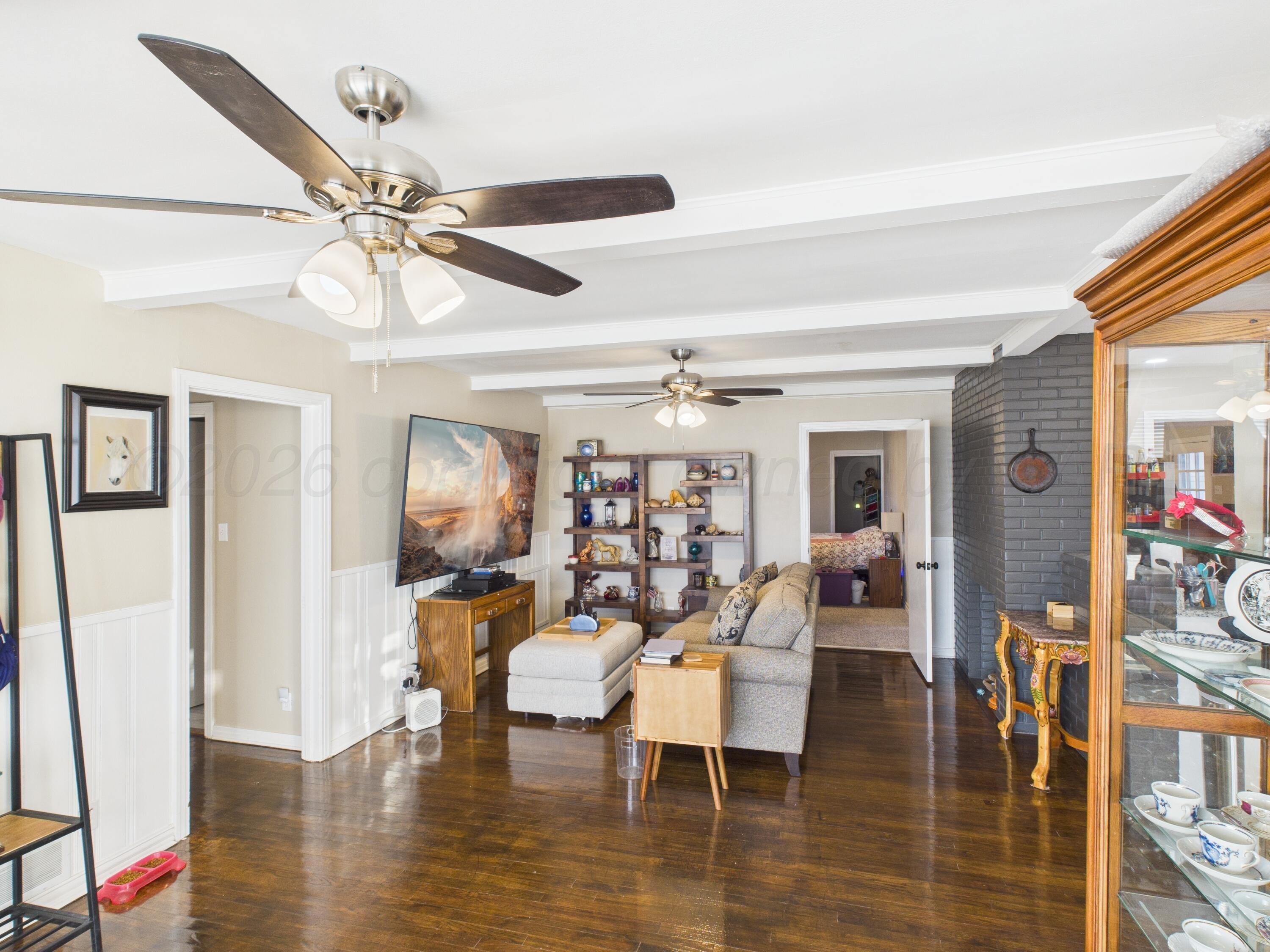 1816 Tularosa Street Amarillo, TX 79102 - Photo 2 of 24 a view of a livingroom and dining room