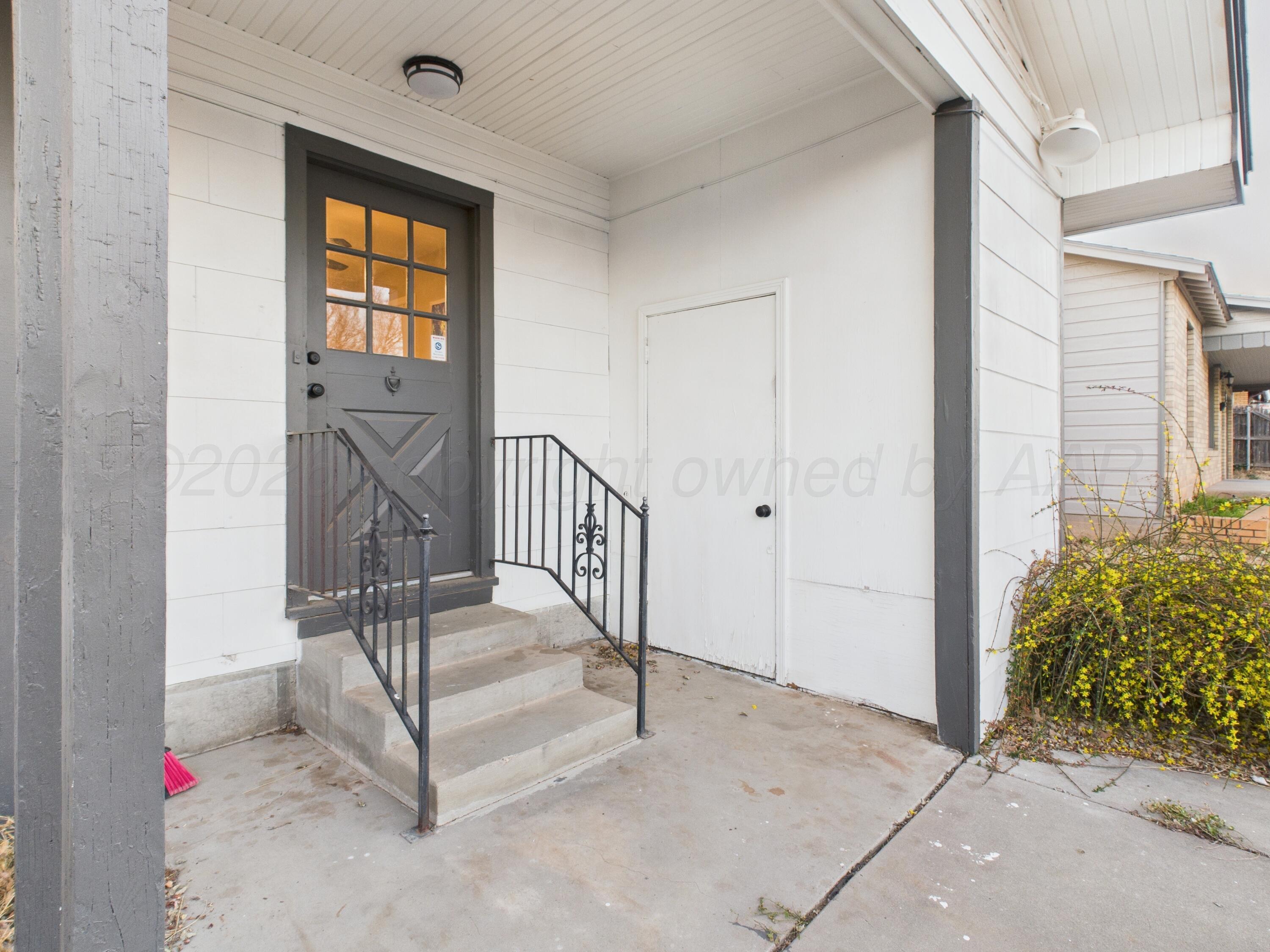 1816 Tularosa Street Amarillo, TX 79102 - Photo 24 of 24 a view of entryway with livingroom