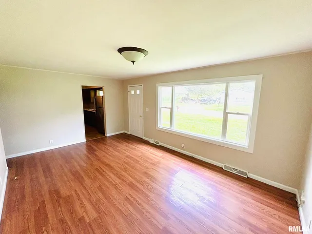 $138,500 | 145 Hickory Grove Lane, Salem, IL 62881