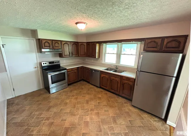 $138,500 | 145 Hickory Grove Lane, Salem, IL 62881