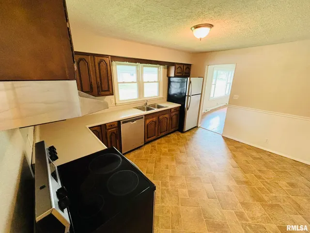 $138,500 | 145 Hickory Grove Lane, Salem, IL 62881