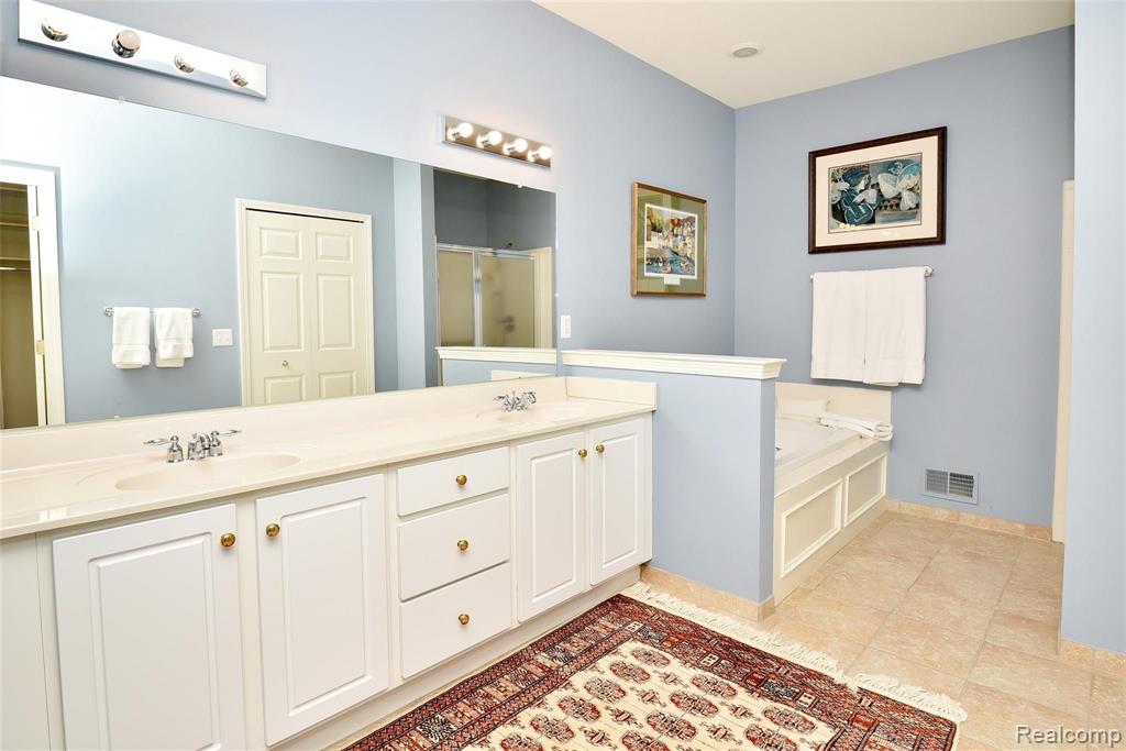 3629 Windingbrook Circle Rochester Hills, MI 48309 - Photo 17 of 33