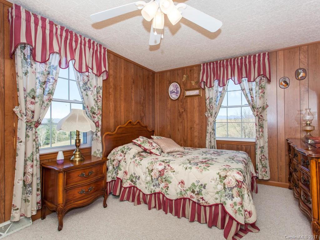 414-445 Collins Road Marshall, NC 28753 - Photo 12 of 22 Gallery Image 12