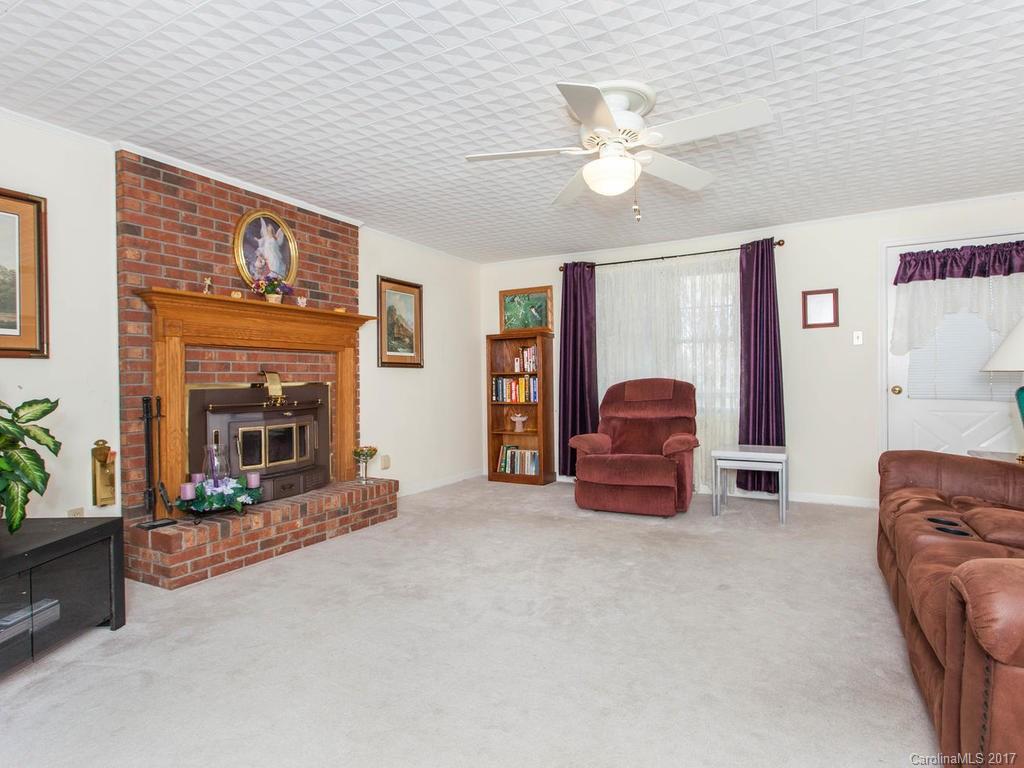 414-445 Collins Road Marshall, NC 28753 - Photo 7 of 22 Gallery Image 7