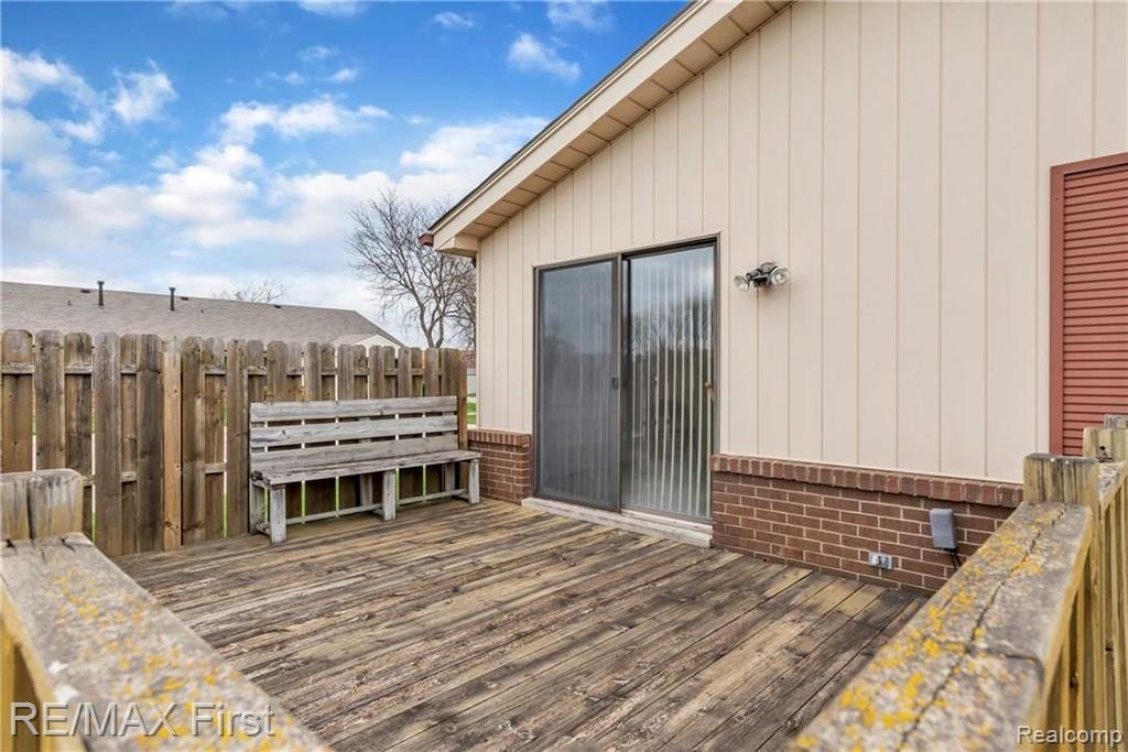 24088 Greenhill Road Warren, MI 48091 - Photo 3 of 19