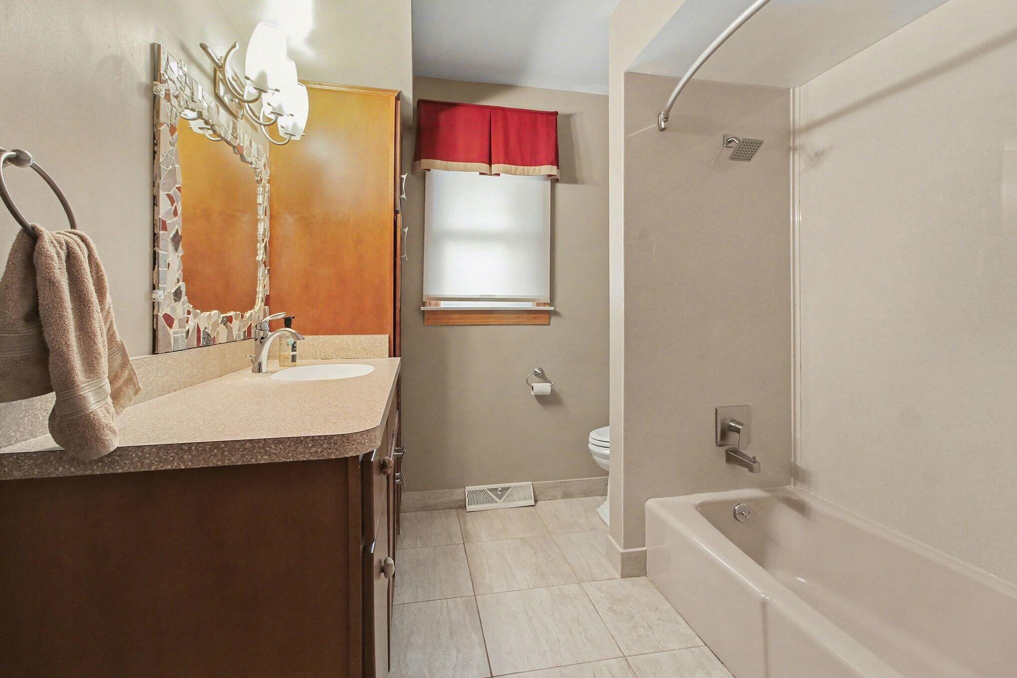 230 East Grove Street Monroe, MI 48162 - Photo 20 of 37 017_file_9425