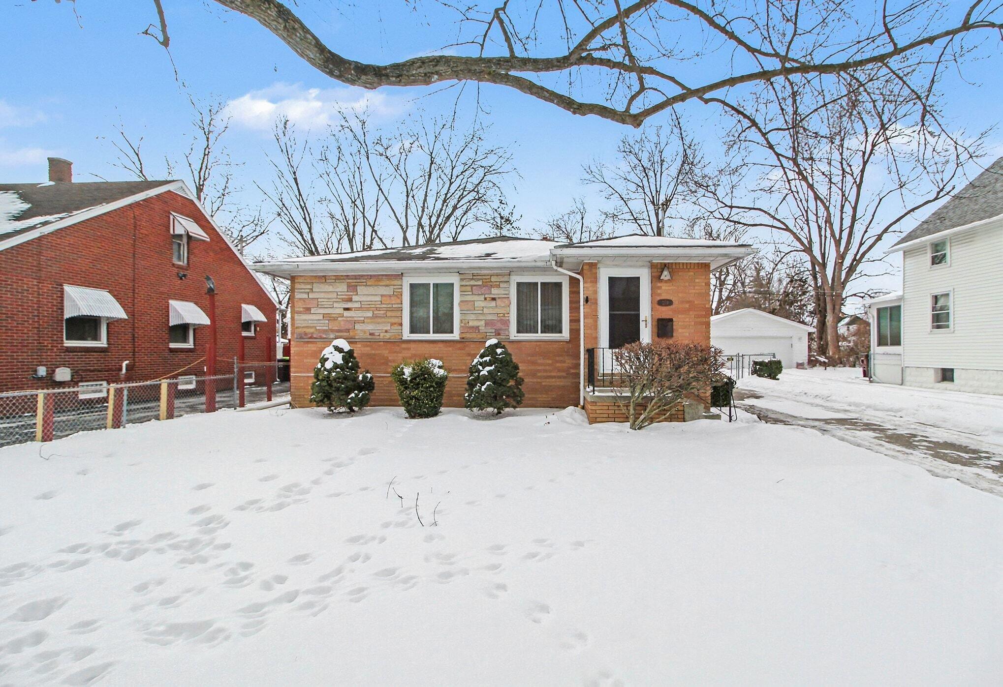 230 East Grove Street Monroe, MI 48162 - Photo 2 of 37 002_file_5935