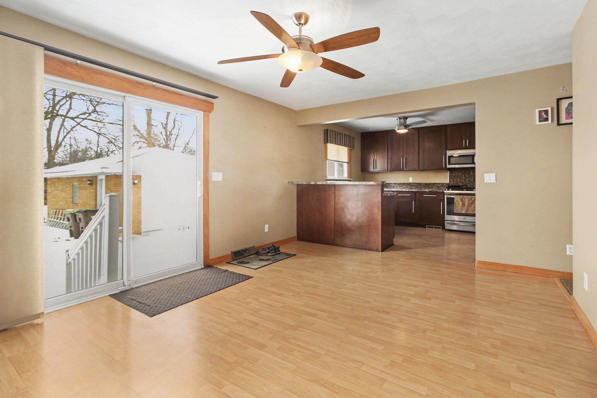 230 East Grove Street Monroe, MI 48162 - Photo 10 of 37 010_file_5661