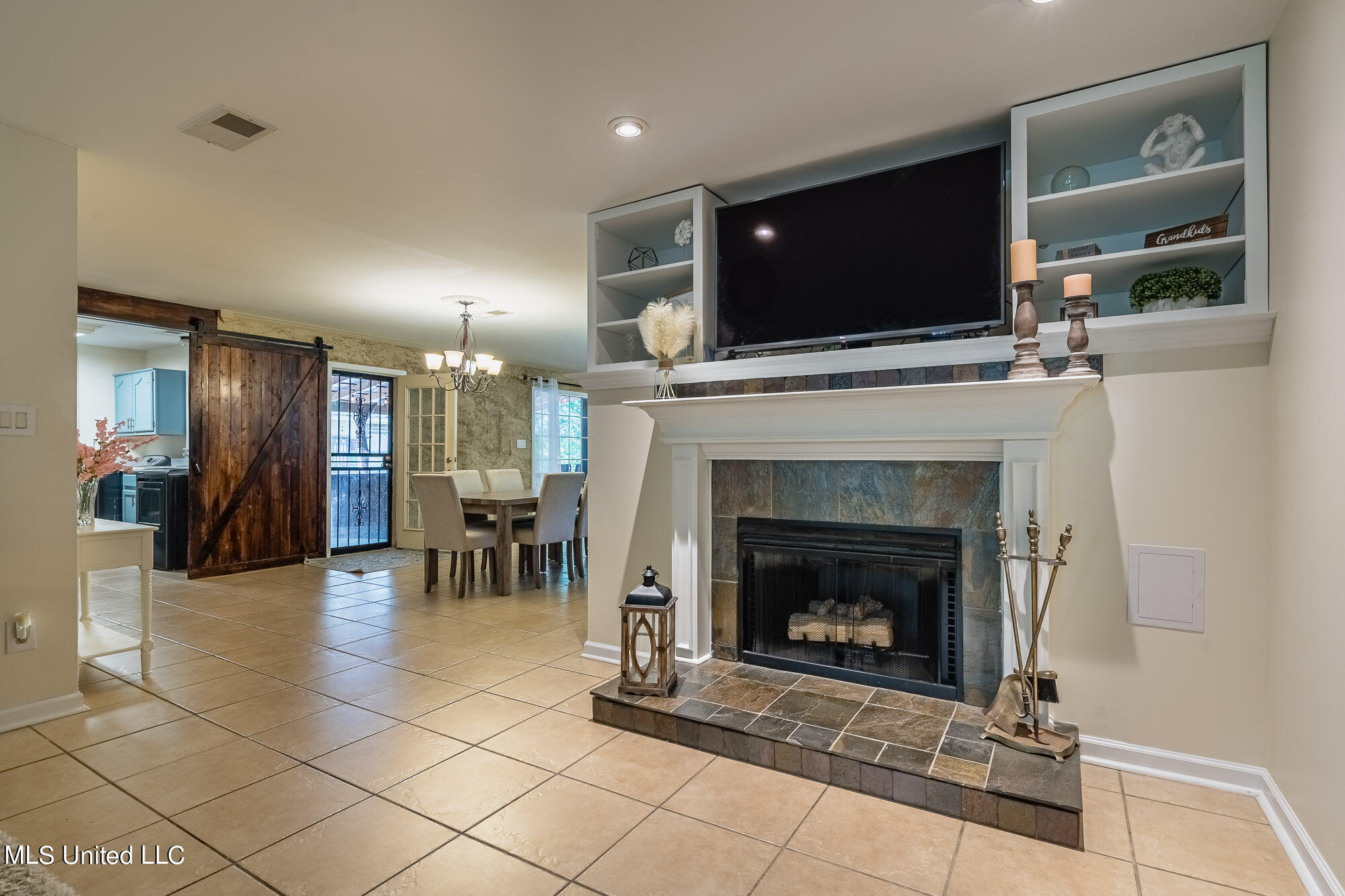 2866 Timberland Road Nesbit, MS 38651 - Photo 5 of 28 11-2866-Timberland-239030-snapsold-scree