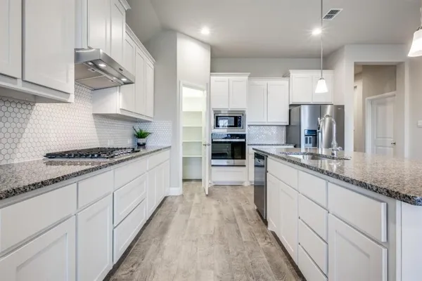 $2,700 | 3077 Lionsgate Drive, Argyle, TX 76226