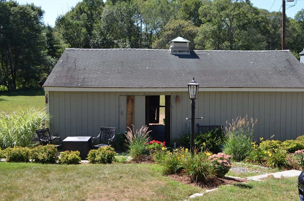 251 Cutler Road Hamilton, MA 01982 - Photo 4 of 18