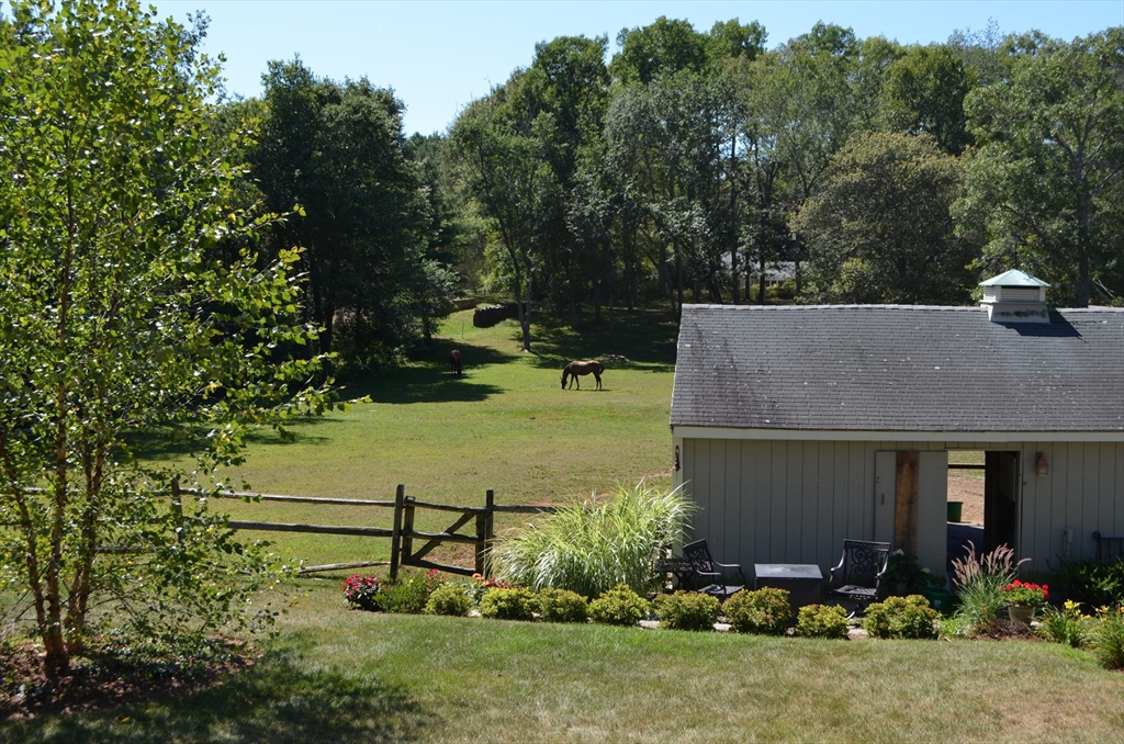 251 Cutler Road Hamilton, MA 01982 - Photo 5 of 18