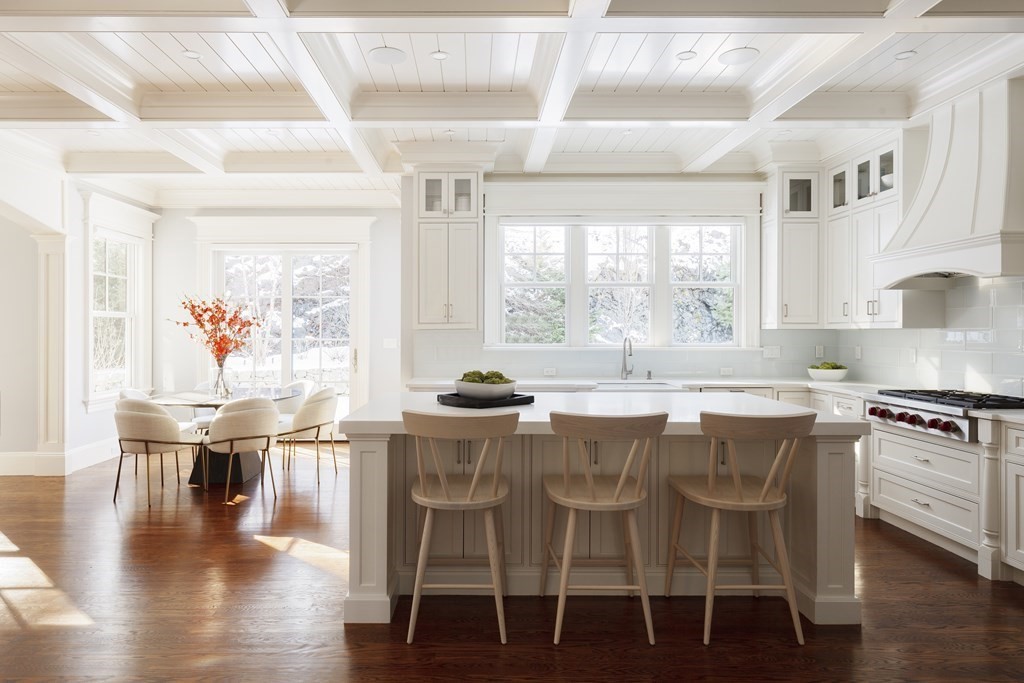 8 Scotch Pine Road Weston, MA 02493 - Photo 4 of 30