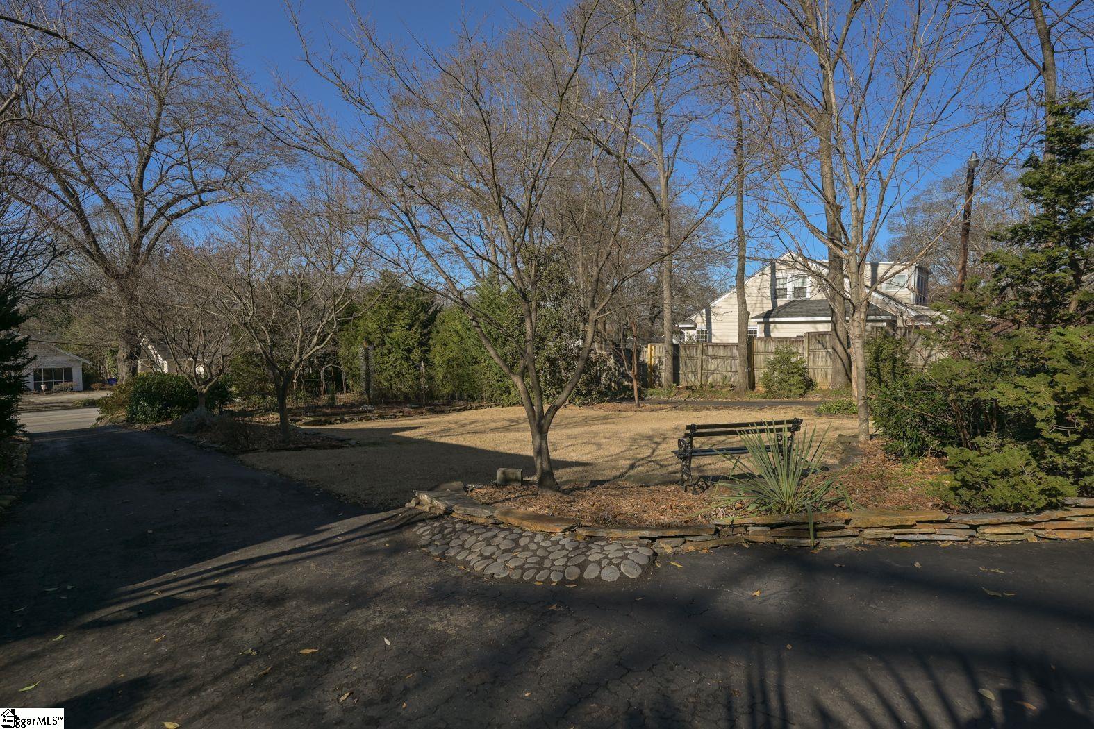 203 Grove Road Greenville, SC 29605 - Photo 3 of 4
