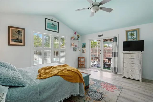 $425,000 | 4011 Coconut Circle South, Naples, FL 34104