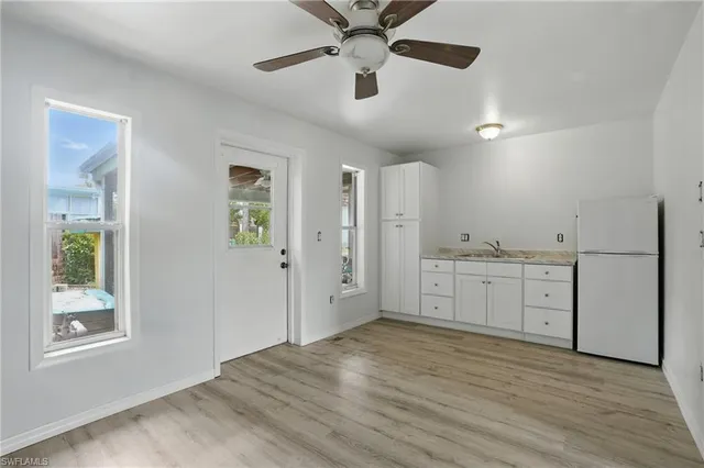 $425,000 | 4011 Coconut Circle South, Naples, FL 34104