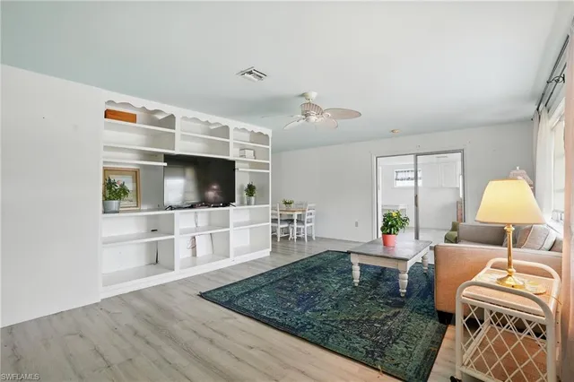 $425,000 | 4011 Coconut Circle South, Naples, FL 34104