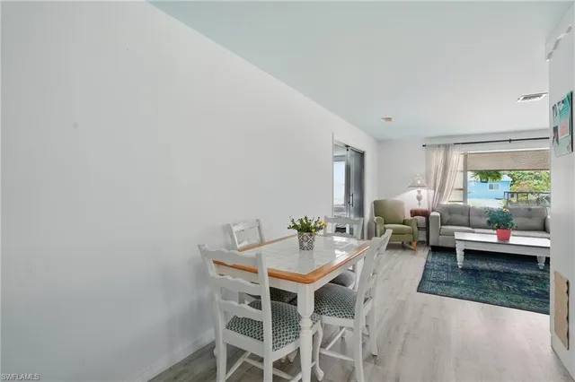 $425,000 | 4011 Coconut Circle South, Naples, FL 34104