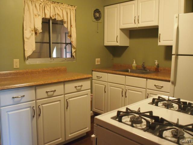 1509 Valley Road Bethlehem, PA 18018 - Photo 9 of 13 Gallery Image 9