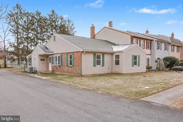 $229,900 | 7131 Salem Park Circle, Mechanicsburg, PA 17050